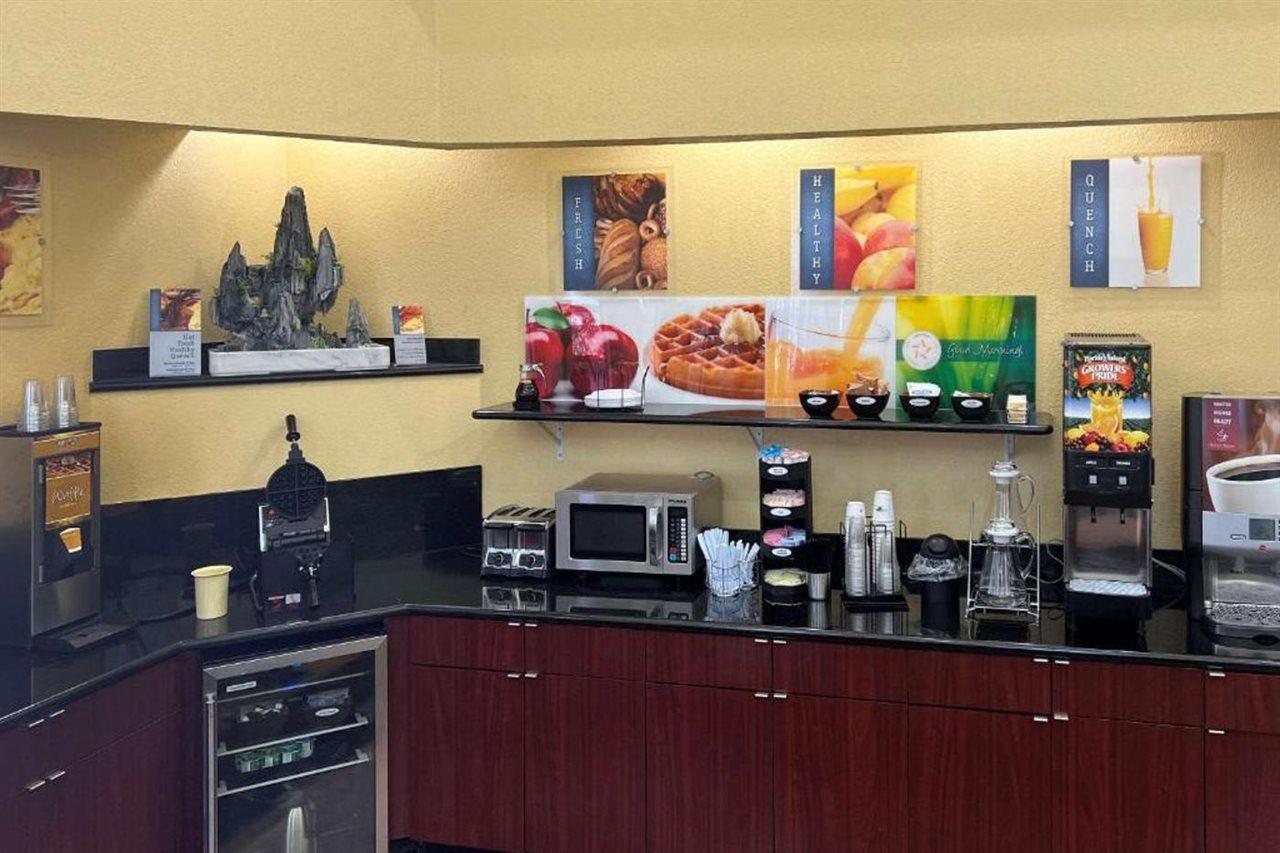 Quality Inn & Suites Cypress Eksteriør bilde