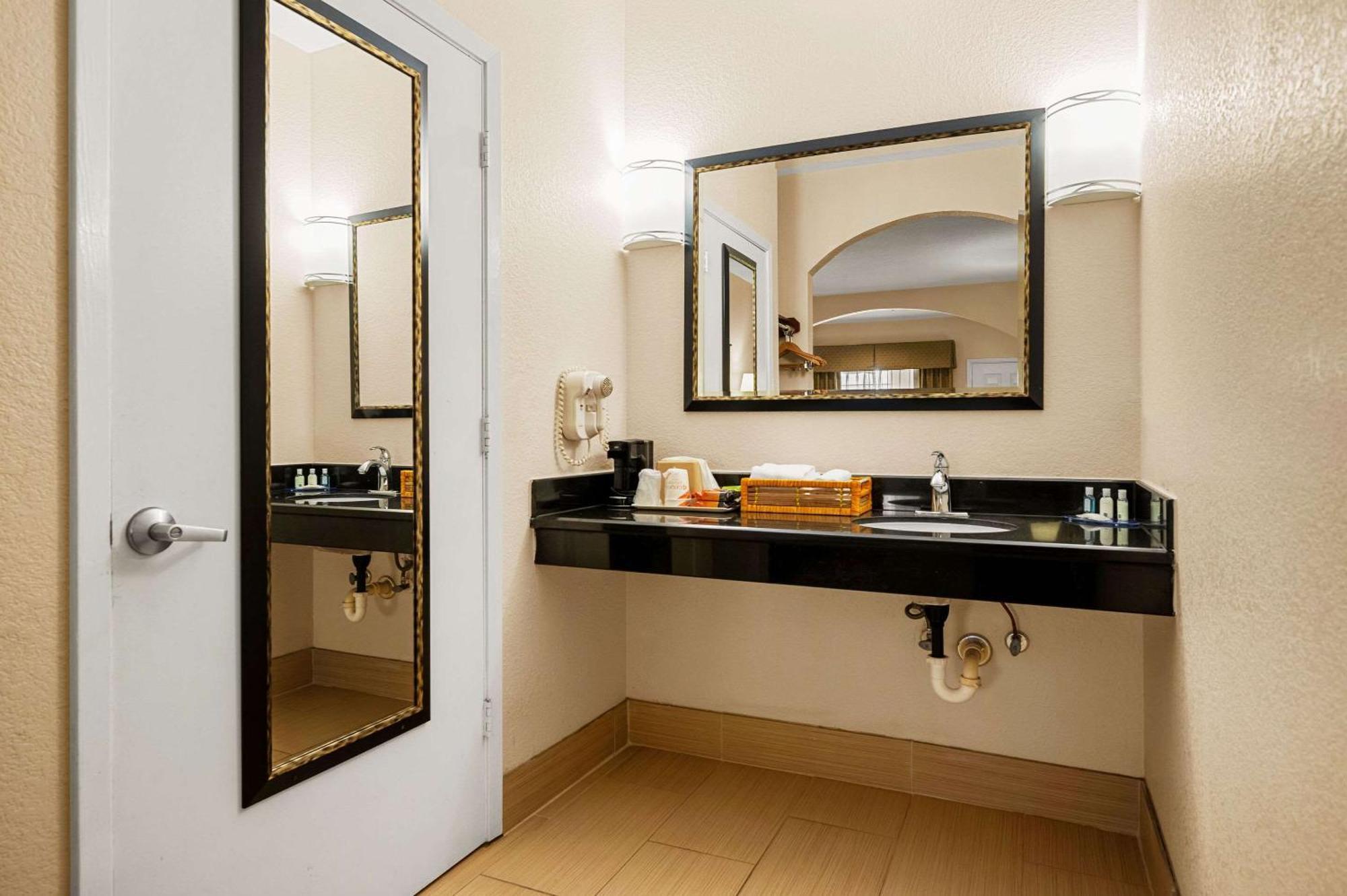 Quality Inn & Suites Cypress Eksteriør bilde