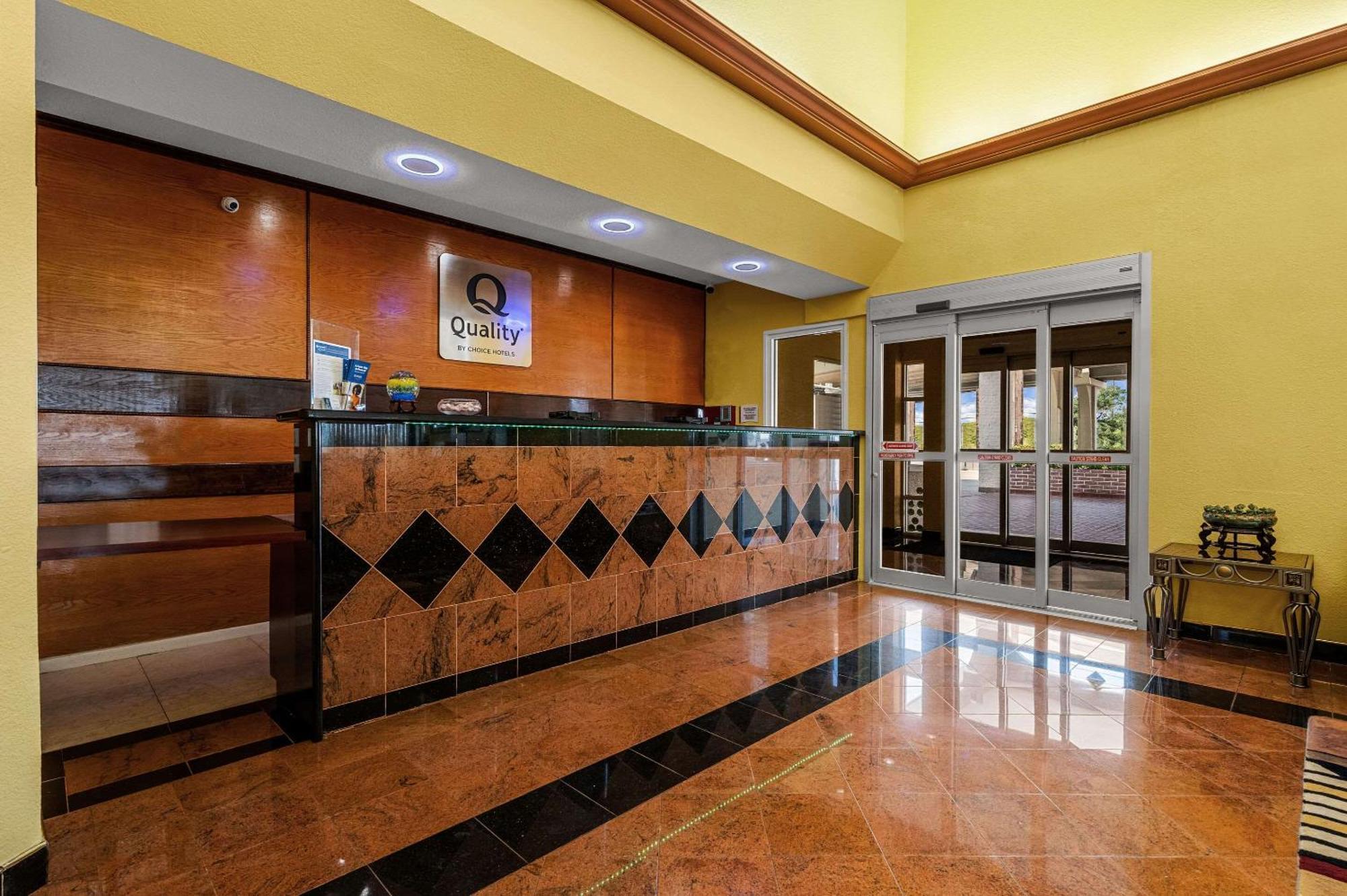 Quality Inn & Suites Cypress Eksteriør bilde